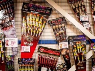 Winkeliers starten rechtszaak om dit jaar toch vuurwerk te verkopen