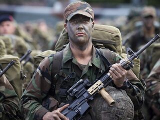 Nederlanders willen het leger in: sollicitaties met 54 procent toegenomen