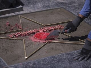 Walk of Fame-ster Trump omringd door barricade
