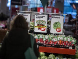 Medewerker Dirk ontslagen nadat hij collega aanspoort 'tollie te eten'