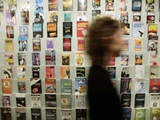 James Bond-boeken worden aangepast wegens racistisch taalgebruik