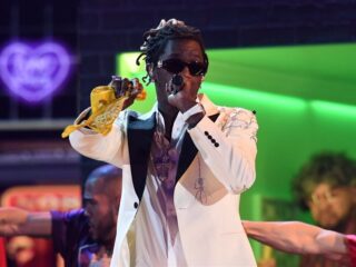 Hilarisch: Young Thug danst trots op eigen liedje in rechtszaal