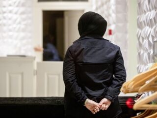 Hoe mensenrechten genegeerd worden met het hoofddoekverbod bij de politie