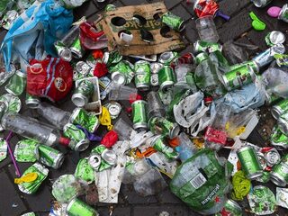 Eind volgend jaar 15 cent statiegeld op blikjes