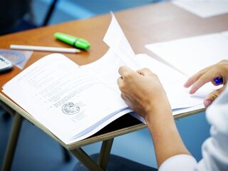 Eindexamens gaan toch door, wel met versoepelingen