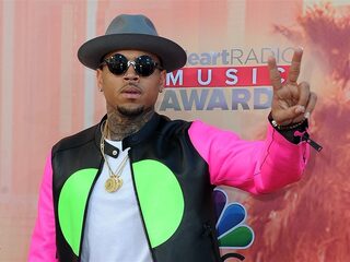 Chris Brown aangeklaagd voor 20 miljoen dollar wegens verkrachting