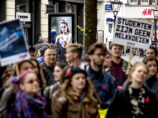 Studenten gaan weer rente betalen over studieschuld