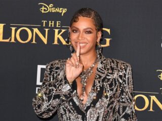 Beyoncé's moeder reageert op geruchten dat zangeres wit wil zijn: "Jullie zijn dombo's"