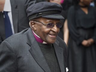Zuid-Afrikaanse anti-apartheidsactivist Desmond Tutu (90) overleden