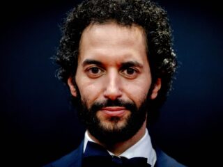 Achmed Akkabi en vriendin Eileen gaan trouwen