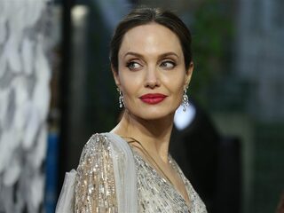 Angelina Jolie verbreekt record met allereerste Insta-post over situatie Afghanistan