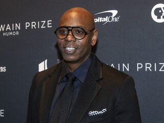'Dave Chappelle wil gesprek aangaan met Netflix-werknemers die boos zijn om special'