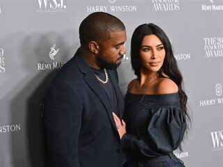 Kim Kardashian onder druk van moeder aanwezig op releaseparty Kanye West