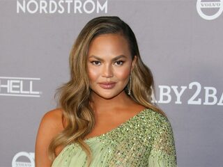 'Chrissy Teigen legt gastrol in Netflix-serie neer na pestschandaal'