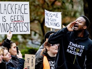 Waarom Kick Out Zwarte Piet stopt: "We kunnen niet voor eeuwig op Nederland passen"