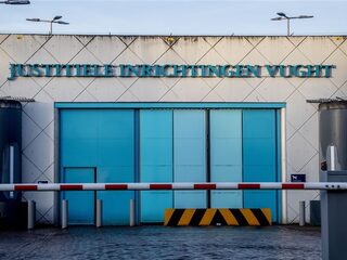 Neef van Ridouan Taghi aangehouden: "Vermoedelijk bezig gewelddadige uitbraak te organiseren"