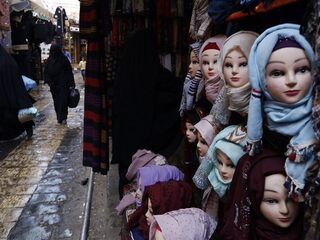 Ophef over mogelijk hijabverbod in Frankrijk: hoe zit het precies?