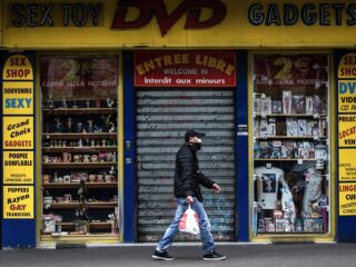 Ouders moeten vernietigde pornocollectie van zoon terugbetalen