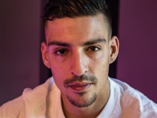 Boef koopt duizend euro aan watermeloenbandjes van tienjarige Sarah