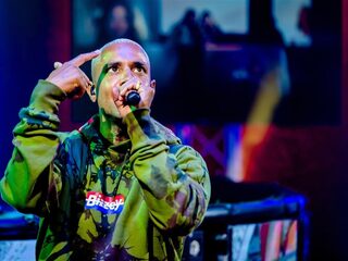 Bizzey en zijn vrouw verwachten een dochter