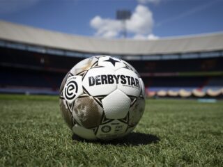 25 profvoetballers gokten op eigen duels of eigen competitie