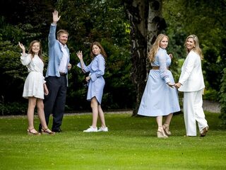 Prinses Amalia en Alexia keren vanavond pas terug uit Griekenland