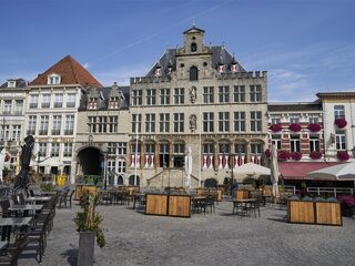 Topambtenaren Bergen op Zoom steken half miljoen aan coronasteun in eigen zak