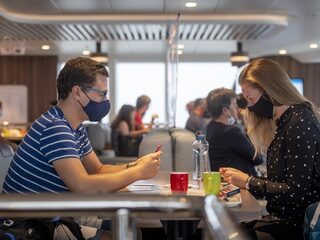 Coronamaatregelen hadden grote impact op liefdesleven van jongeren