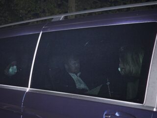 Willem-Alexander en gezin na dag Griekenland terug in Nederland