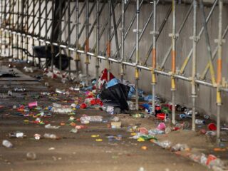 Politie verbijsterd over groot, illegaal dancefeest in Hilversum