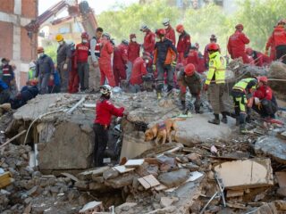 Turkije stopt met reddingswerkzaamheden na aardbeving