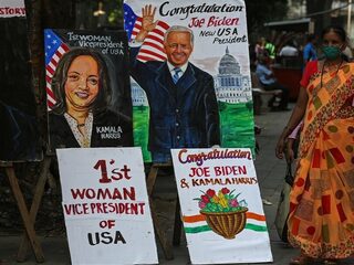 Groot feest in dorp voorouders Kamala Harris in India