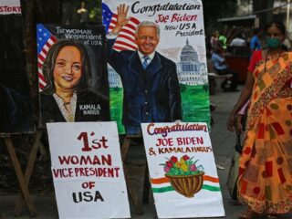 Groot feest in dorp voorouders Kamala Harris in India