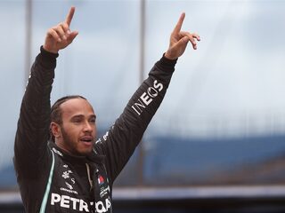Lewis Hamilton verovert zevende wereldtitel in de Formule 1