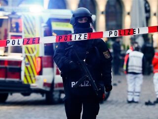 Man rijdt in op voetgangers in Trier: zeker 4 doden, onder wie baby