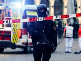Man rijdt in op voetgangers in Trier: zeker 4 doden, onder wie baby