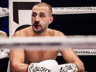 Badr Hari knock-out geslagen in derde ronde