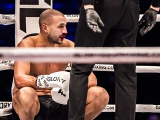 Badr Hari heeft gebroken neus en beraadt zich op toekomst