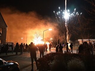 Drukke avond voor de politie: rellen en meerdere illegale feesten