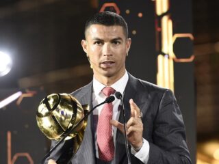 Cristiano Ronaldo verkozen tot ‘beste speler van de eeuw’