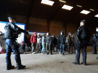 Illegaal feest in Frankrijk met 2.500 bezoekers na twee dagen stopgezet