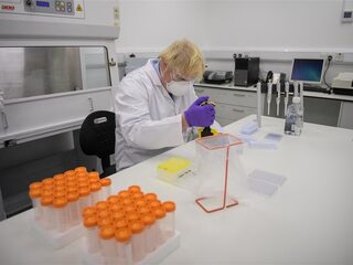 Britten geven als eersten toestemming om vrijwilligers te besmetten met coronavirus