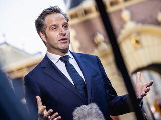 De Jonge: "Sneltesten in april mogelijk in de supermarkt"