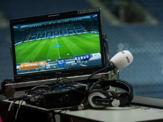 Hoofdredactie NOS Sport treedt terug vanwege intimidatie en discriminatie