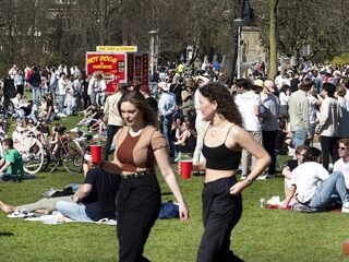 Oproep Halsema om terrassen te heropenen gesteund door andere burgemeesters