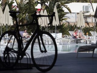 Nederlandse vrouw (28) overleden op Mallorca na val uit hotelraam