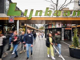 Slachtoffers seksuele straatintimidatie Rotterdam doen hun verhaal op billboards