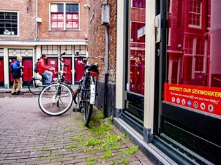 Man krijgt deurwaarder op bezoek nadat hij niet wilde betalen voor trio