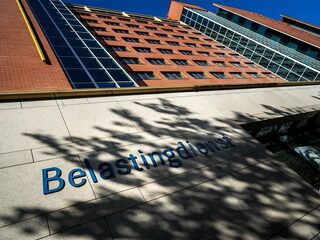 Belastingdienst krijgt megaboete vanwege zwarte lijst voor fraudeurs