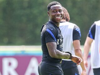 Quincy Promes moet zijn neef schadevergoeding betalen vanwege steekpartij